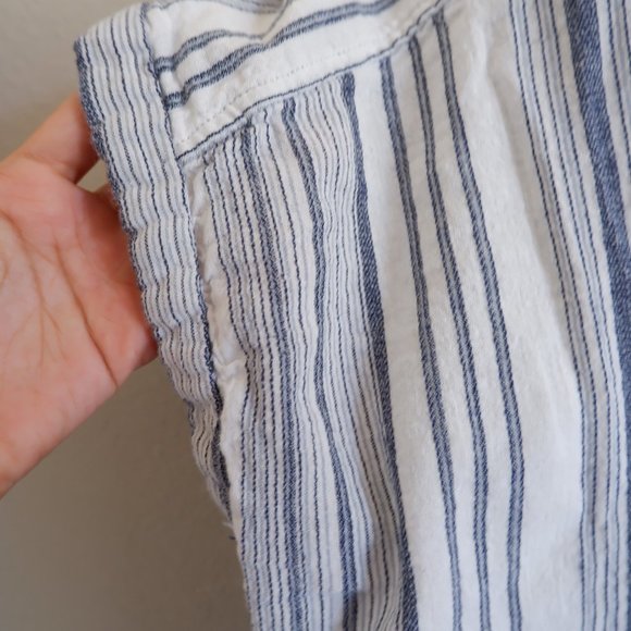 Max Studio White Button Up Top Large size - Picture 5 of 5